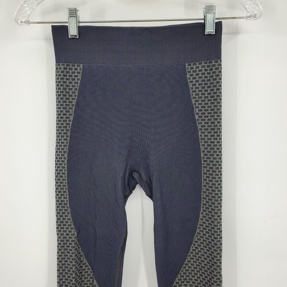 lululemon athletica Black and Gray Leggings - Picture 10 of 11